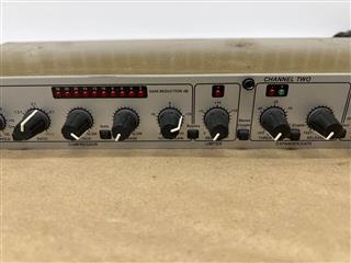 dbx 166xs Professional Audio Compressor/Limiter/Gate Dynamic Processor